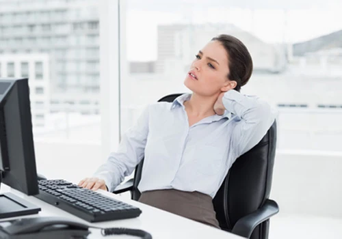 Spinal Decompression Boardman OH Chiropractic Woman Office Neck Pain